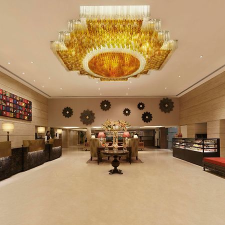Grand Mercure Vadodara Surya Palace Exterior foto