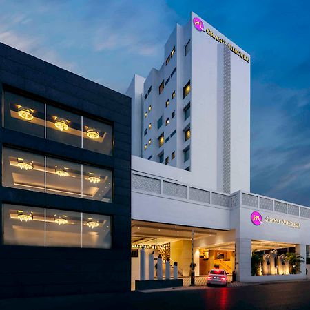 Grand Mercure Vadodara Surya Palace Exterior foto