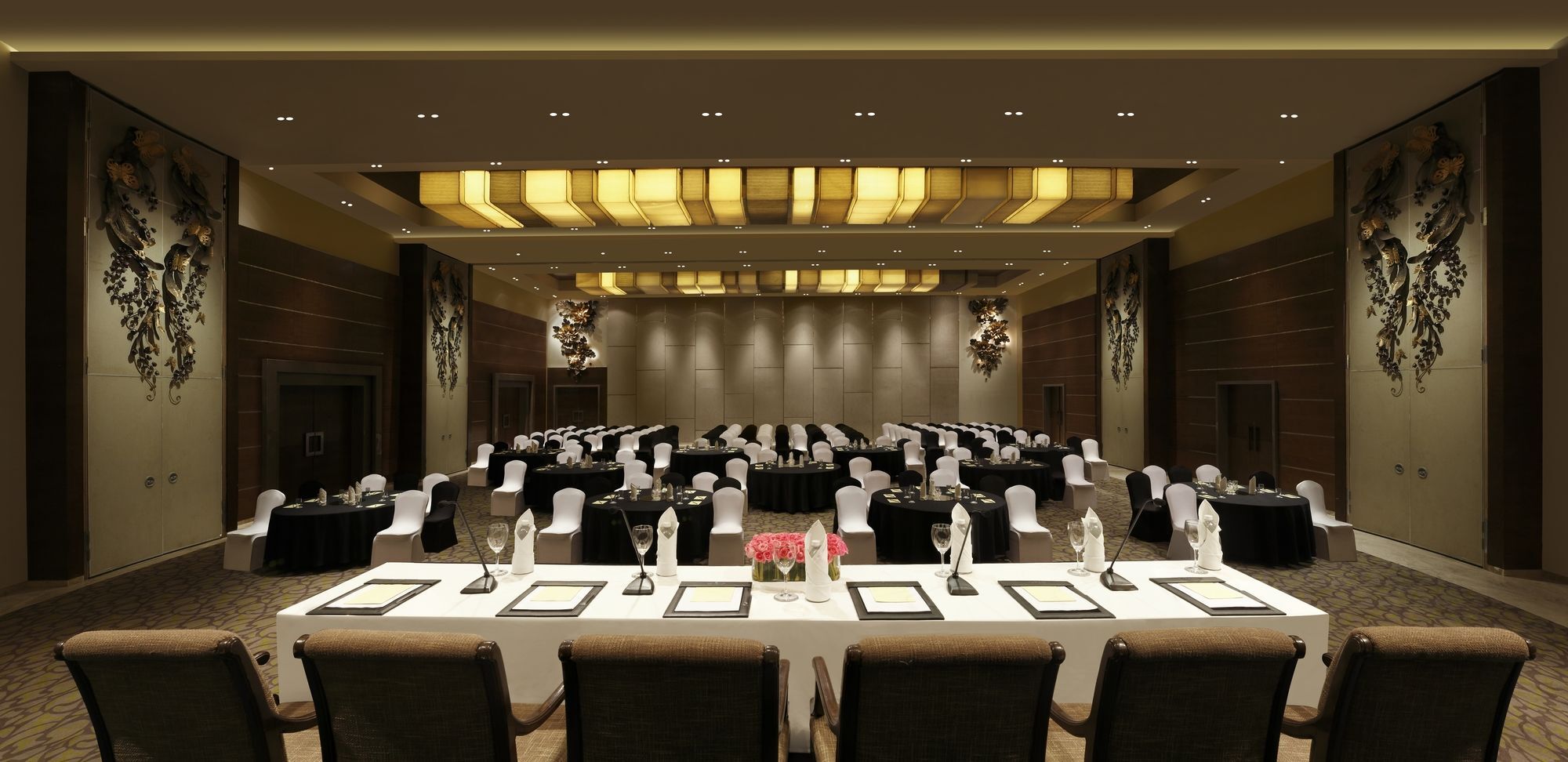 Grand Mercure Vadodara Surya Palace Exterior foto